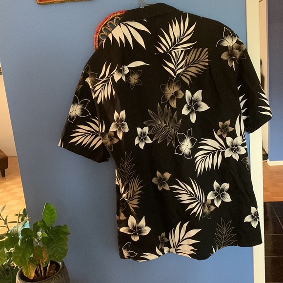 Hawaiian Shirt - Picture 4 of 6
